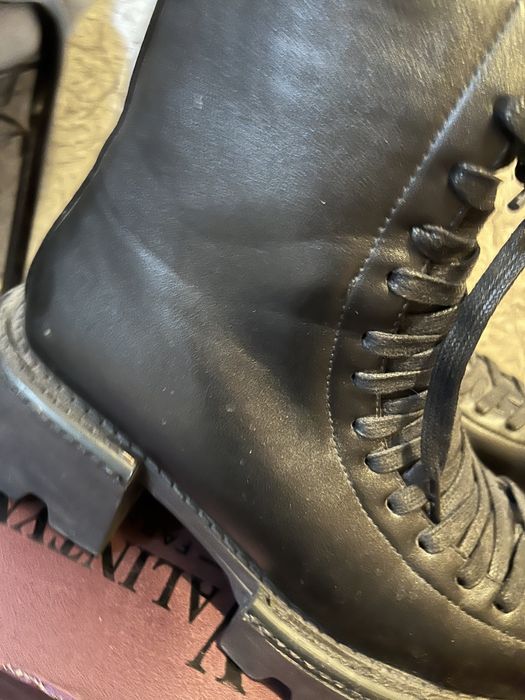 Продам зимние ботинки женские