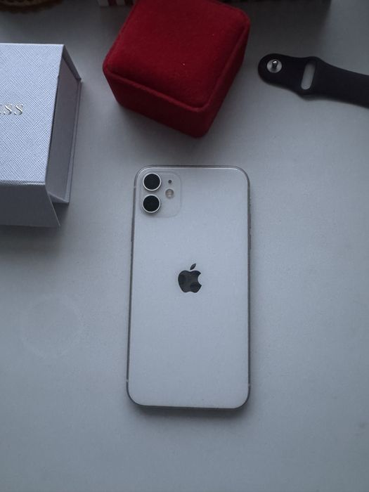Продам iphone 11 128