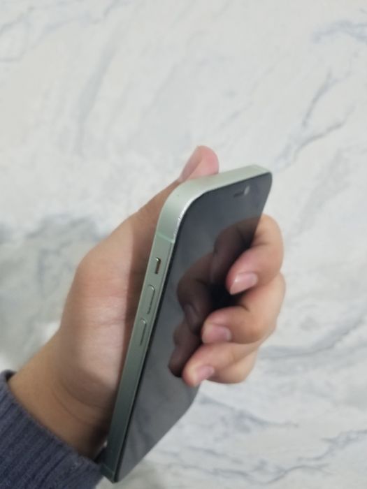 iPhone 12 64 GB grey