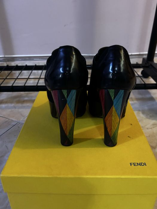 Оргининални боти Fendi