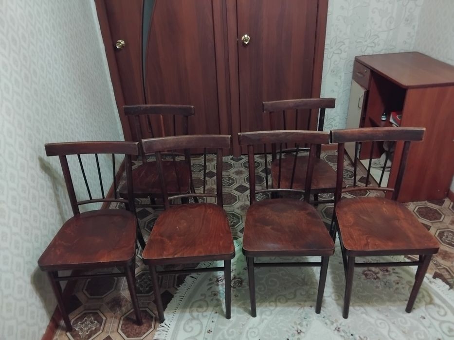 Продам стулья деревянные