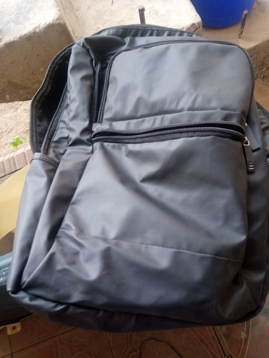 Рюкзак школьный.       .