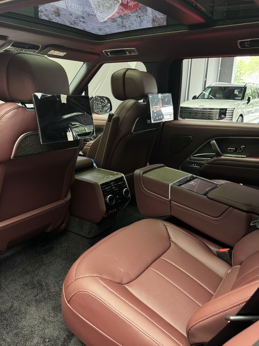 Range Rover P530 LWB