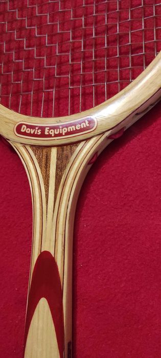 pt. colectionari  RACHETA tenis camp vintage DIN LEMN  o bijuterie  / impecabila