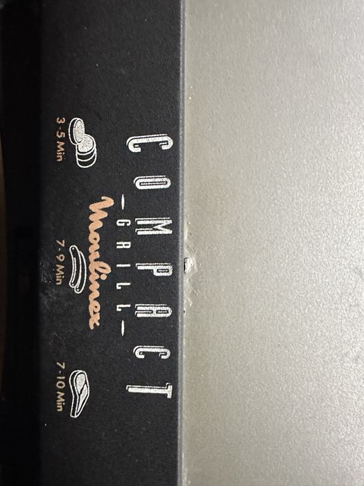 Продавам тефлонов парти контакт грил скара тост сандвич на Moulinex