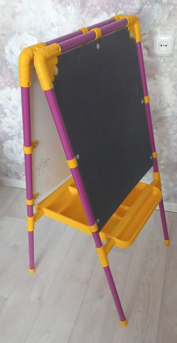 Детский столик, стул и мольберт