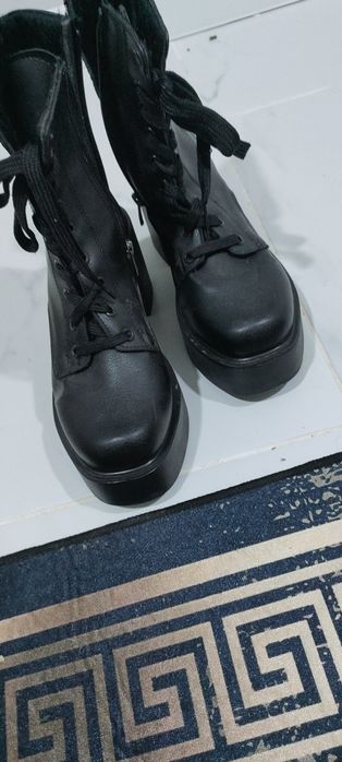 разные полусапожки по 15к