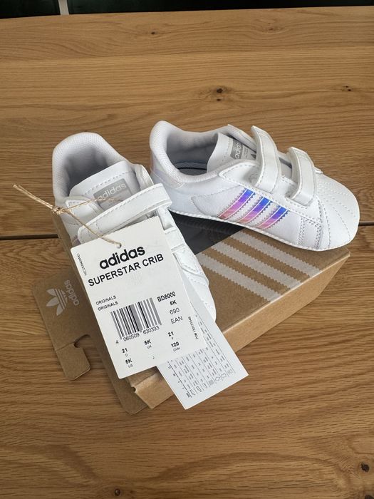 Бебешки маратонки Adidas нови