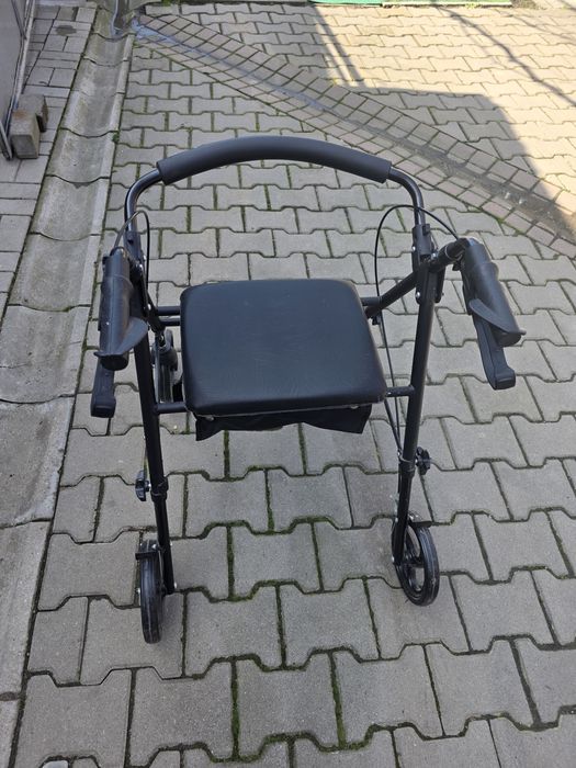 Cadru de mers cu roți nou fără eticheta