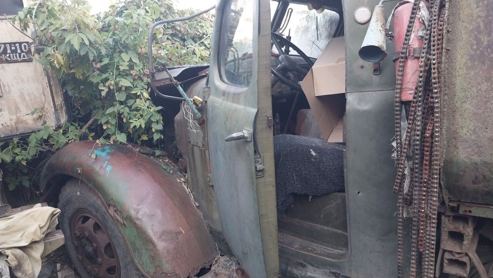 Продам автомобиль зис 585