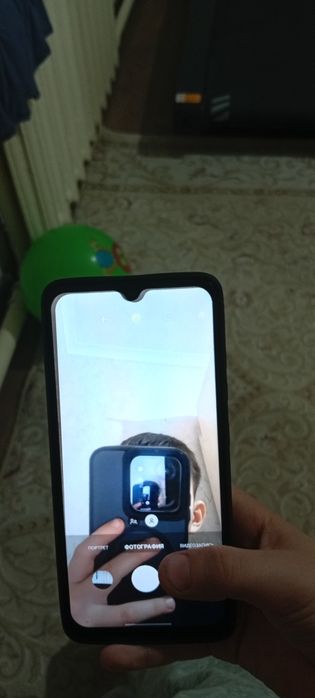 Два телефона работают