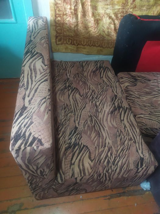 Отдам даром диваны кресла