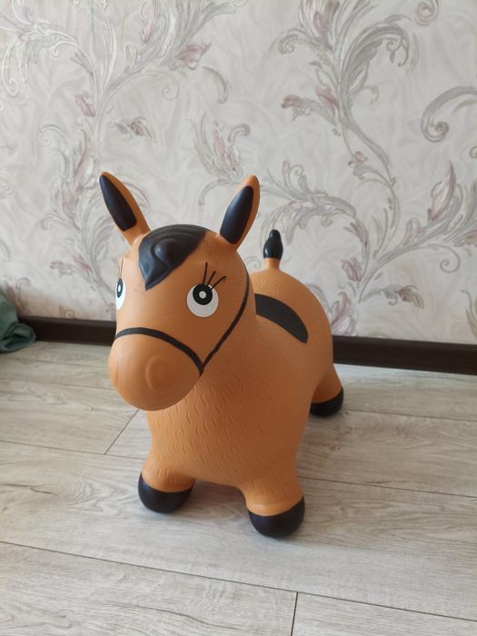 Резиновая лошадка