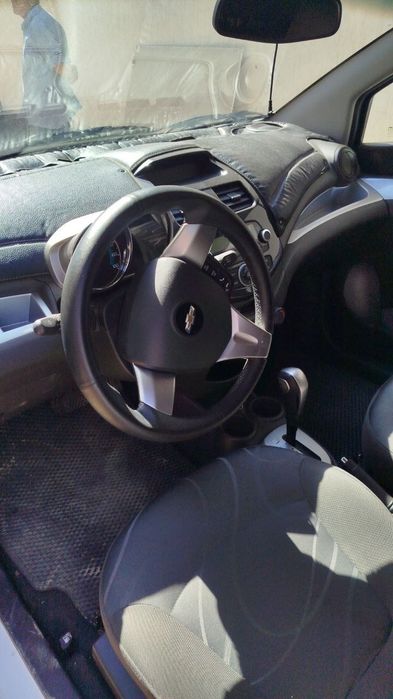 Спарк 2023 автомат в идеальном состоянии в