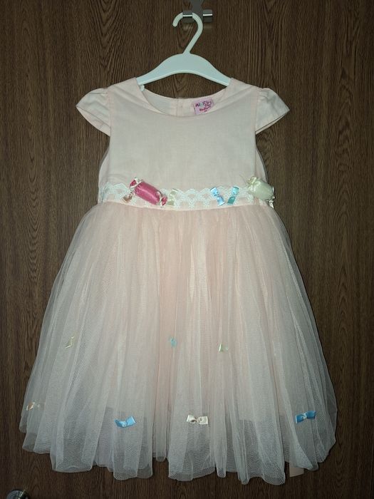 Детска рокля от прасковен тюл, размер 3-4 години