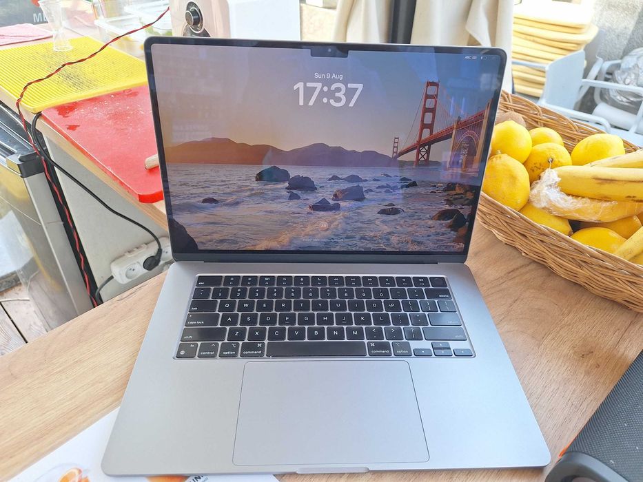 MacBook Air 15 (2024) M3 / 16GB RAM / 512GB SSD / Коробка / Идеал