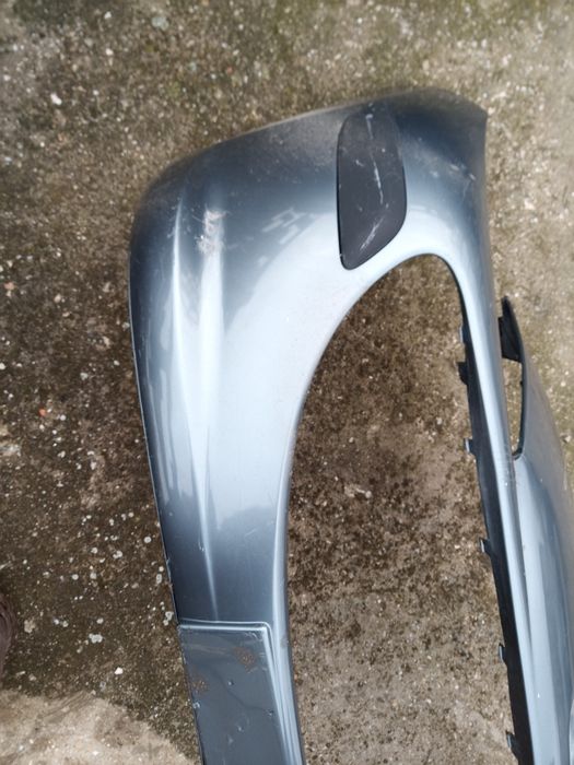 Продавам предна броня за Пежо 207