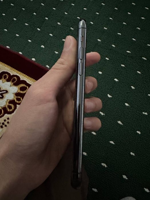 Iphon 11 pro idial sastayana