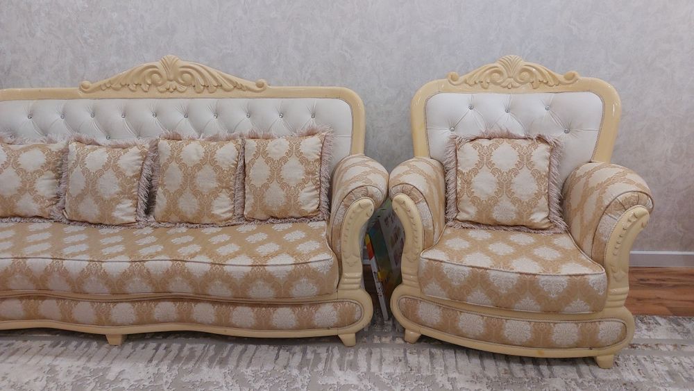 Диван с креслами