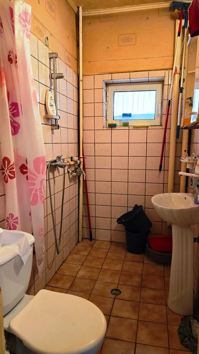 Продава се Тристаен апартамент в Перник, Център - 74 кв.м за 1109 €/кв.м - Снимка #2