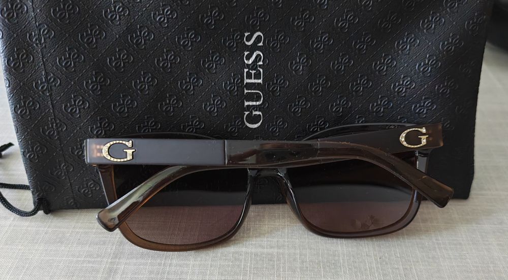 Слънчеви очила Guess