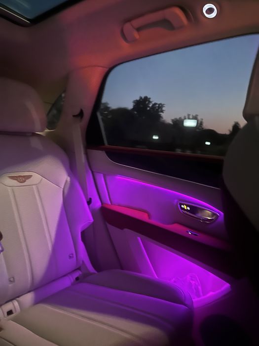 Инструктор по вождению. Обучает на Трекере 2 вождению по городу.