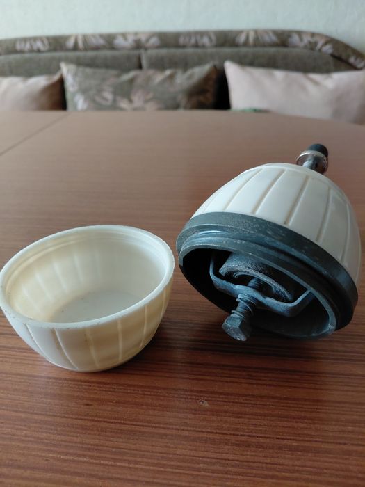 Мелнишка за кафе или подправки