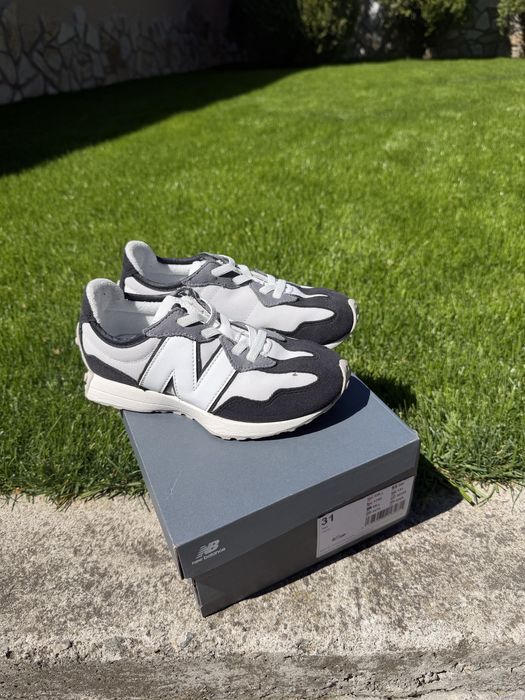 Продавам детски маратонки New Balance