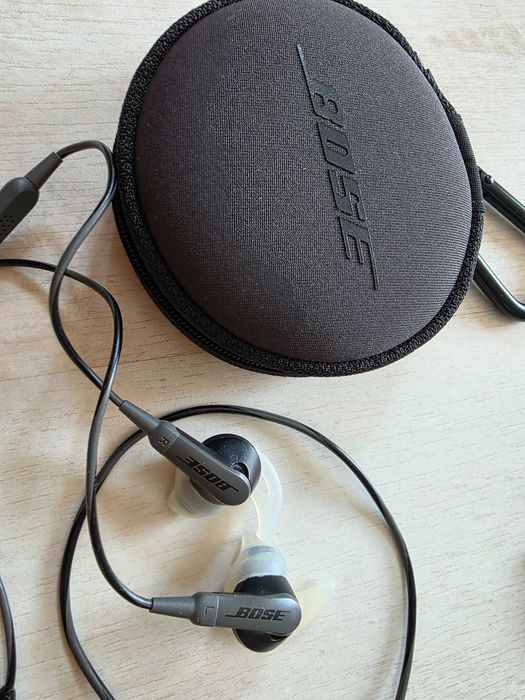 iPod Shuffle 4th Gen Space Gray (mp3 player) 2 GB memorie + casti BOSE