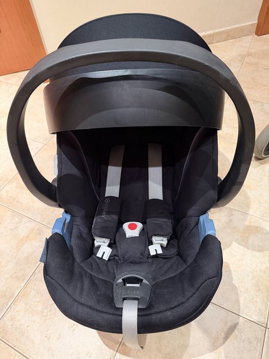 Бебешко столче / кошница за кола Cybex Aton B i-Size – много запазено