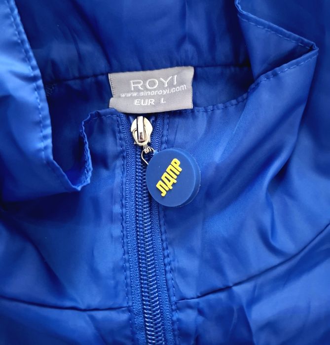 Продается ветровка дождевик.новый. Размер52-54.