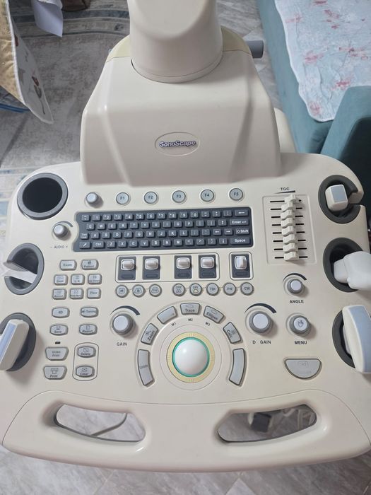 Продам УЗИ аппарат с 4 датчиками