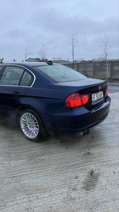 BMW E90 330i automat
