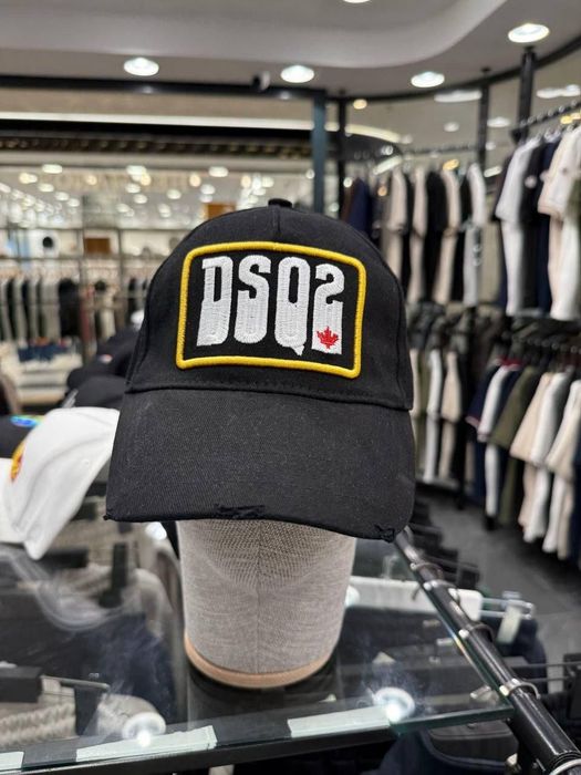 Шапки с козирка различни модели Dsquared