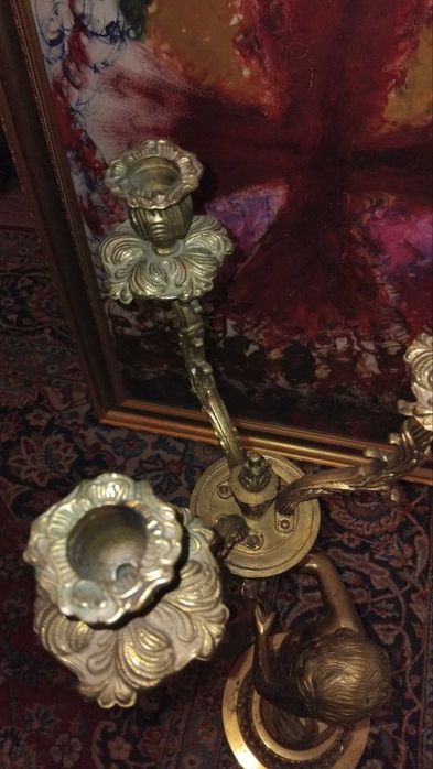 Бронзов свещник със фигура