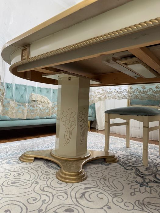 Продаем стол в отличном состоянии