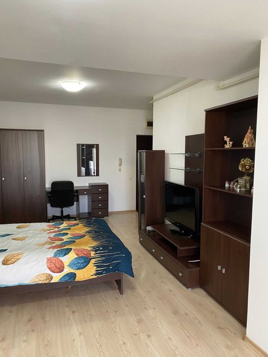 Proprietar, inchiriez garsoniera mare, bloc nou, vizavi de Plaza Mall