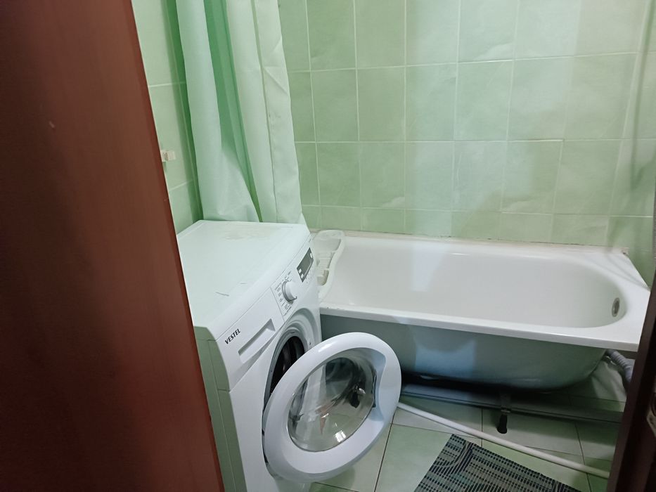 Срочно! продаю 2-х комнатную на Юго-Востоке 30 мкр ул. Рыскулова - Vista 4