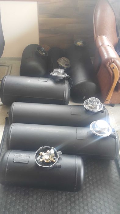 Продавам цилиндрични газови бутилки в комплект с евросонда.