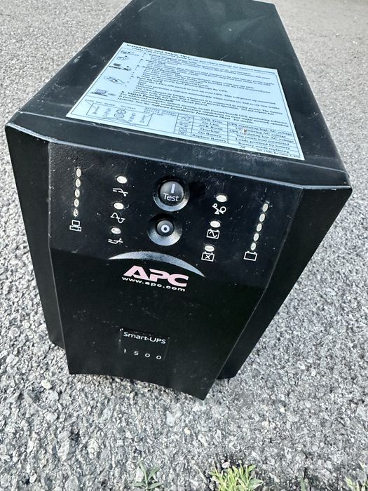 APC 1500 Smart-Ups резервно захранване UPS ЮПС