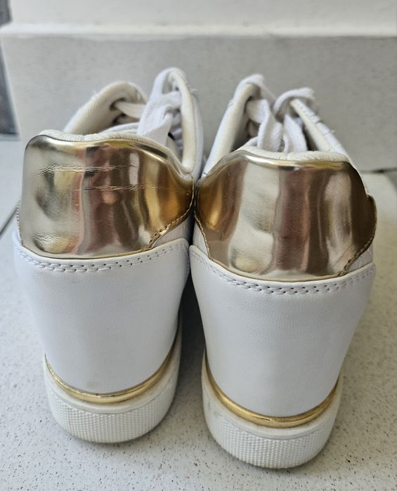 Adidasi Guess, nr.36