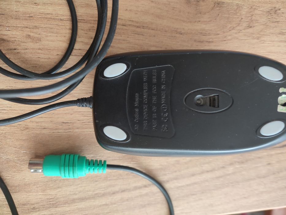 Мишка с проводом