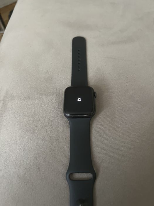 Vând  apple watch model SE A2352