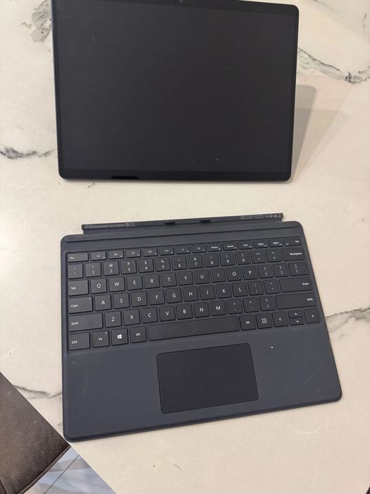 Microsoft Surface Pro 8 на windows . Сенсорный Ноутбук - планшет