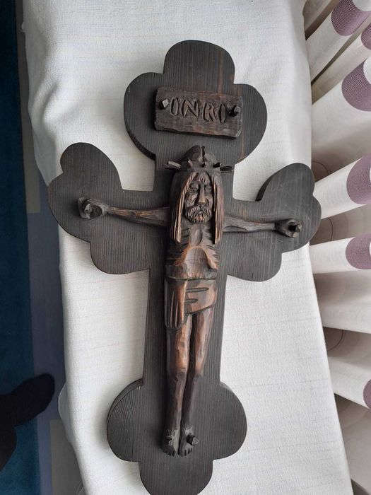 crucifix vechi din lemn 60 cm lucrat manual