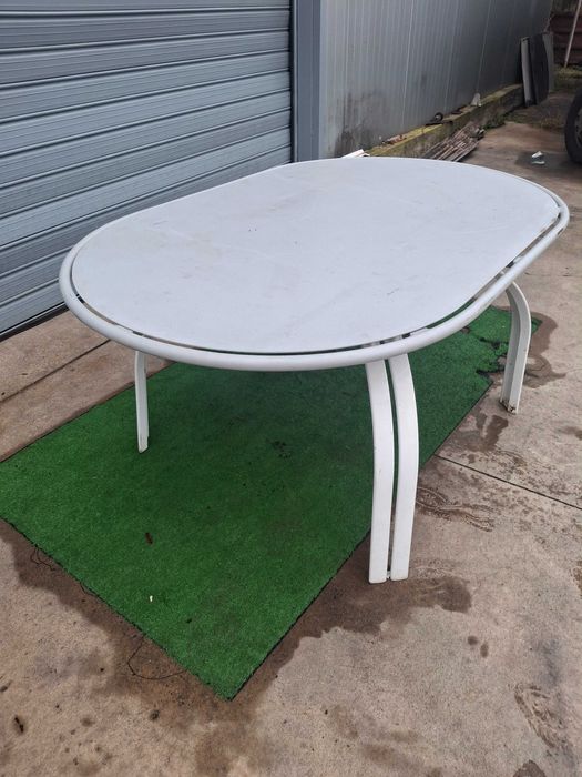 Метални маси ...