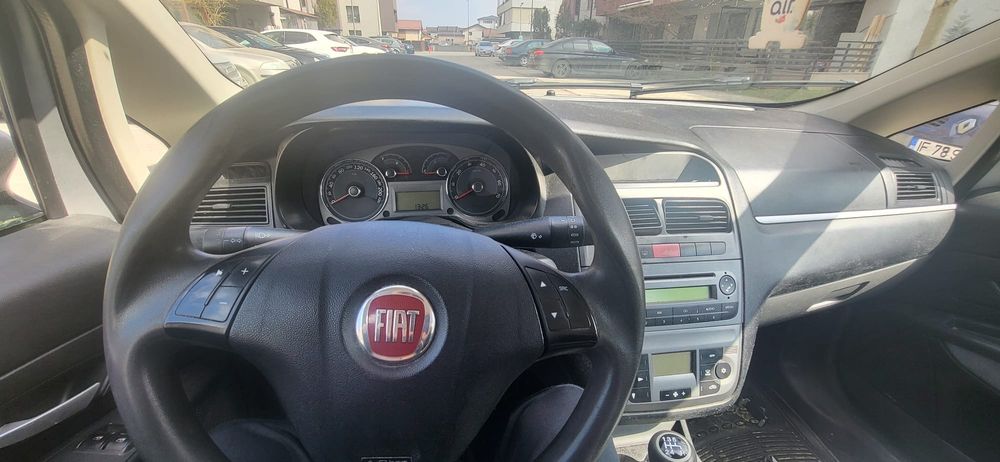 Vand Fiat Linea 2012 euro 5 Benzina+GPL OMOLOGAT