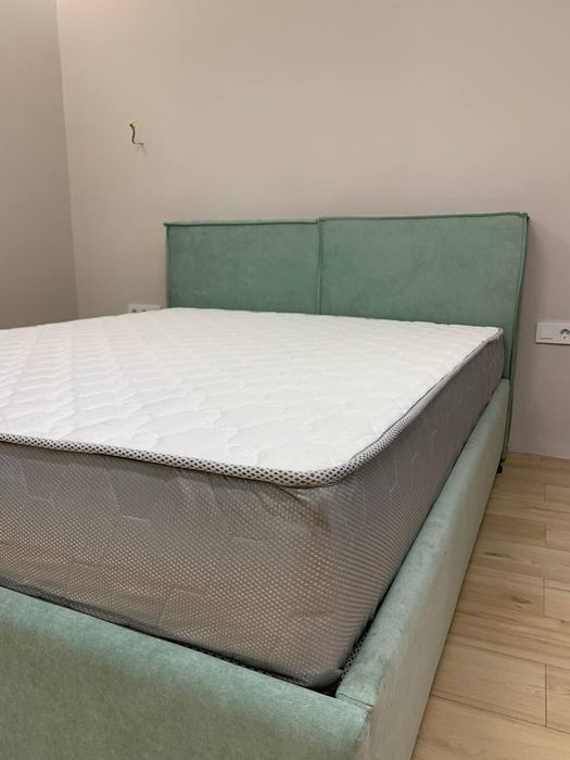 Мягкая двухспальная кровать Лофт