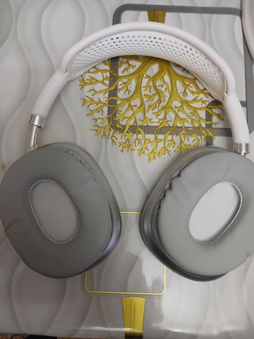 Продам AirPods Max