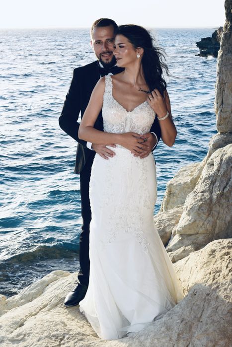 Vand rochie de mireasa sirena impecabila